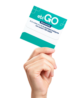 mano sosteniendo sobre de tag ebiGO mano sosteniendo sobre de tag ebiGO